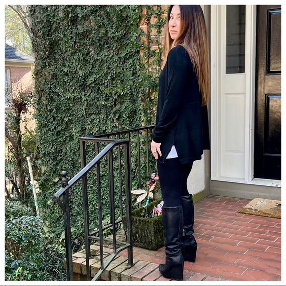 Made in Italy Soft Viscose blend Knit Sweater Tunic with side detail - Picture 7 of 9